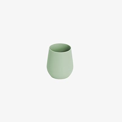 Small Ezbz training cup for 6 months, green (sage), 12 months and more.. DIAYTAR NIGERIA delivers happiness in 5-8 days with our affordable and diverse product range.