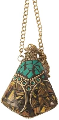 Luxury round pendant necklace with traditional Tibetan design for women.. DIAYTAR NIGERIA brings online shopping to every Nigerian with affordable prices and reliable shipping.