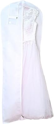 Wedding clothing bag in the extra white cover for storage.. DIAYTAR NIGERIA brings satisfaction with every purchase through affordable prices and prompt shipping.