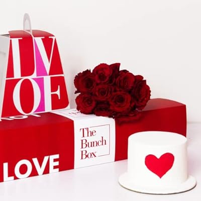 The bunchbox.com Fresh Valentine's Day flowers and bouquets of mini delivery cakes the same day in Dubai.. DIAYTAR NIGERIA: Your partner in affordable online retail with reliable shipping across Nigeria.