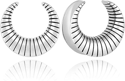 2 pcs basic earplugs in the shape of a saddle for men and women.. DIAYTAR NIGERIA brings the market to your fingertips with affordable prices and prompt delivery service.