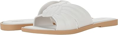Beige/white velvet shoes, size 6, beige/white, 36 eu.. Skip the traffic, shop online — DIAYTAR Nigeria brings it to you.