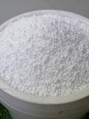 Urea fertilizer - promotes nitrogen for the growth of green leaves (5 kg).. DIAYTAR NIGERIA delivers affordability and convenience to your doorstep within 8 days of purchase.