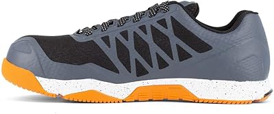 Industrial and construction shoe Reebok Speed ​​Trk For Men.. Experience the convenience of online shopping with DIAYTAR NIGERIA's reliable 5-8 day delivery service.