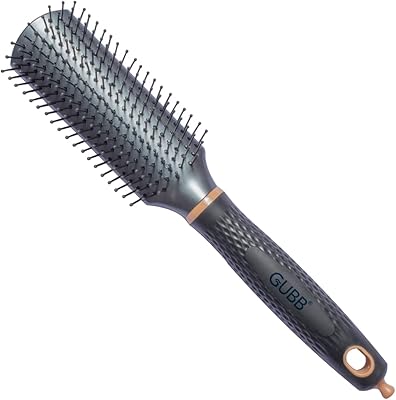 GUP hairdressing brush for men and women ideal for players.. Experience retail therapy without the financial stress at DIAYTAR NIGERIA's affordable e-commerce platform.