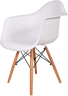 White plastic chair and dining room desk.. Say hello to Nigeria’s fastest-growing e-commerce site — DIAYTAR Nigeria.