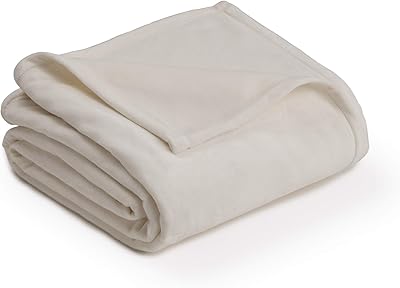 West Home, King size, ivory plush cover.. DIAYTAR NIGERIA brings the joy of affordable shopping to your fingertips with delivery in less than 8 days.