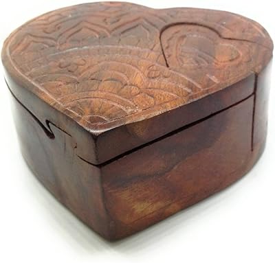 Lify natural wooden puzzle box, with wooden sliding lock, sliding cover and interior cover towards hidden compartment. Handcrafted wooden design on the lid. - 1 room.. Experience the future of online shopping with DIAYTAR NIGERIA's extensive product range and competitive pricing.