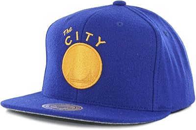 Mitchell & Ness adjustable basketball cap - Bill Design flat baseball cap.. DIAYTAR NIGERIA makes every shopping desire a reality with affordable prices and delivery in 5-8 days.