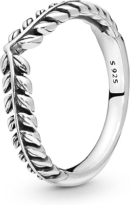 Silver ring set with a cubic zirconic stone for women.. Experience the ease of modern shopping with DIAYTAR NIGERIA's comprehensive platform and quick delivery.