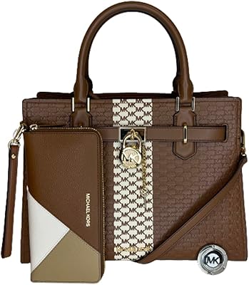 Michael Kors Hamilton MD bag with large continental and crochet portfolio.. Experience retail therapy without the financial stress at DIAYTAR NIGERIA's budget-friendly marketplace.