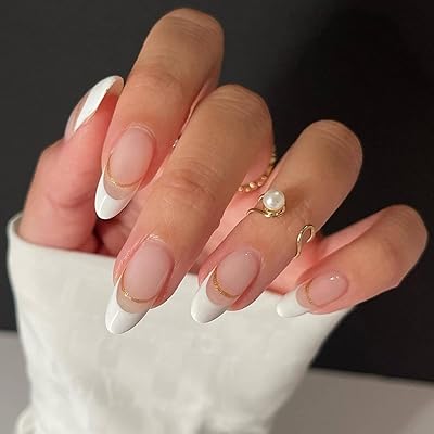 False French nails at pressure, average length, pearly white, with golden lines, design of acrylic adhesive nails with full coverage for women and girls, 24 pieces.. Shop with confidence at DIAYTAR NIGERIA, enjoying competitive prices and delivery within 8 days.