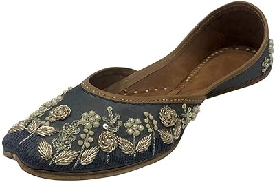 Indian flat shoes Step n style, Mojari sandals handmade, Indian shoes Punjabi JUI for women.. Experience the DIAYTAR difference with our vast product selection and delivery within 5-8 days.