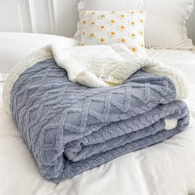 Thick and hot double layer in soft and soft velvet velvet for bed.. DIAYTAR NIGERIA: Bringing the marketplace to every Nigerian with affordable prices and quick delivery.