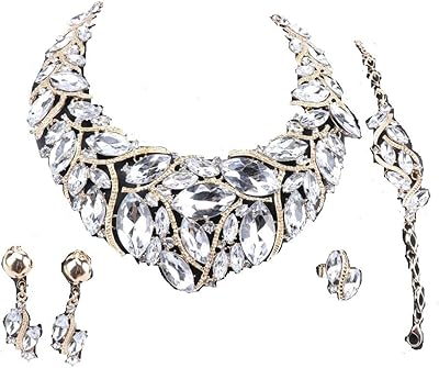 Set of bridal jewelry made up of a necklace, earrings, ring and a wedding bracelet with gift box.. Your comprehensive marketplace awaits at DIAYTAR NIGERIA with affordable prices and reliable delivery times.
