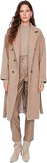 UNE coat with a backdrop for Large Size Women.. Shop across categories at DIAYTAR NIGERIA and enjoy budget-friendly nationwide shipping in 5-8 days.