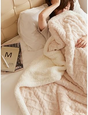 MMM Comfortable reversible coverage in soft and fluffy faux fur (size 200 x 230 cm) (beige).. DIAYTAR NIGERIA connects you with what you need at prices you'll love, delivered within 8 days.
