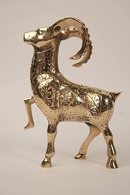 Markhor simulated goat figurine, thick wild animal model in realistic metal for the home decoration collection.. DIAYTAR NIGERIA: Your trusted marketplace that combines variety, affordability and reliable shipping.