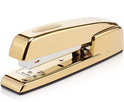 SWINGLINE 747 office stabb, capacity of 30 sheets, durable metal desk stapler, metallic gold (74721).. DIAYTAR NIGERIA provides endless shopping possibilities with affordable prices and prompt delivery service.