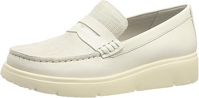Moccasins moccasins for women.. Explore the biggest product variety online — only at DIAYTAR Nigeria.