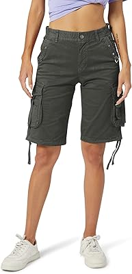 Cargo shorts for women, ample Bermuda with multi-pocket zipper, kneeling length, tightening shorts.. DIAYTAR NIGERIA: Your partner in affordable online retail with reliable shipping across Nigeria.