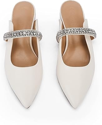 Low heels sandals with rhinestones and pointed end, bare back, to put on and open back.. Enjoy stress-free shopping with affordable prices on DIAYTAR Nigeria.