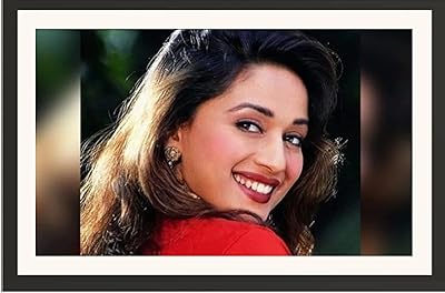 Studio Avinash Aishwarya Rai Bachchan Smiling wall photo to hang without glass for the decoration of the house, the office, the drawing and the bedrooms (13 x 18 inches).. Shop with confidence at DIAYTAR NIGERIA, enjoying competitive prices and delivery within 8 days.