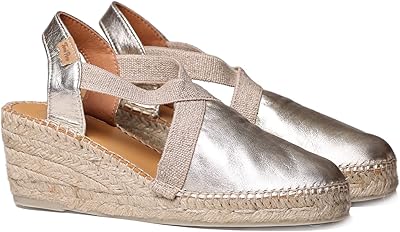 Espadrilles for women with elastic strap in leather, light gold, 42 eu.. Experience the power of choice with DIAYTAR NIGERIA's extensive catalog delivered within the week.