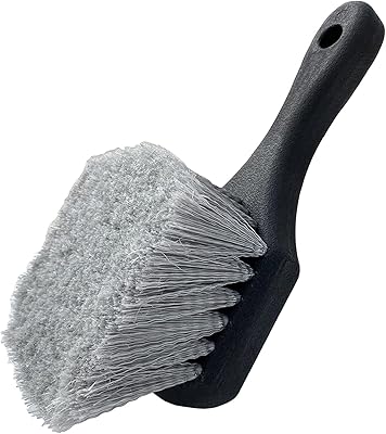Brush for wheels and car rims, car washing brush with soft hair, cleans tires and eliminates dirt and dirt from the road, short handle for easy cleaning.. DIAYTAR NIGERIA: Where every Nigerian finds affordable products delivered within the week.
