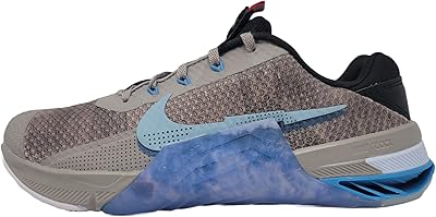 Football shoes Mitkkin 7 for sexes from Nike.. DIAYTAR NIGERIA: Making quality accessible to all Nigerians with affordable prices and quick delivery.