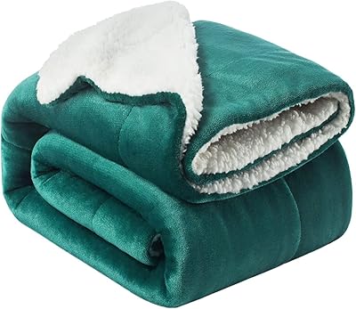 Sherpa Fabien King size coverage in reversible flannel reversible in double velvet - Hot velvet travel cover for bed, sofa, travel (dark green).. DIAYTAR NIGERIA makes quality accessible with low prices and reliable 5-8 day nationwide delivery.