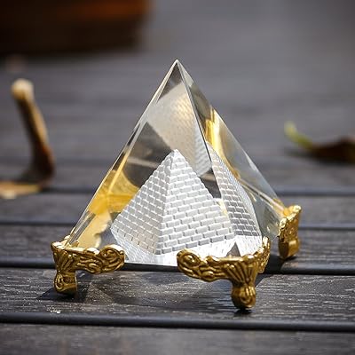 H&D Hyaline & Dora Pyramid Prism 2.5 " - Meditation crystals for interior decoration Feng Shui for prosperity, positive energy with golden support.. Shop with purpose at DIAYTAR NIGERIA, where your money goes further and delivery is always prompt.