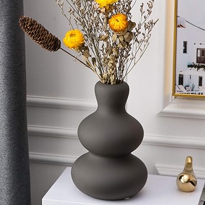 Decorative ceramic flower vase Tenfurai Vase for Home Decor of the Salon.. Your complete shopping solution, DIAYTAR NIGERIA offers extensive choice with competitive prices and delivery.