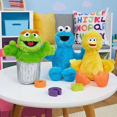 Collection of 8 -inch Sesame Street toilets: Cookie Monster, Big Bear, Oscar - Durable toys for the 18 months and more by Just Play.. Your shopping dreams realized through DIAYTAR NIGERIA's affordable platform with reliable delivery times.