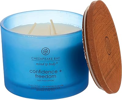 Scented candle Chesapeake Bay Candle, Trust & Freedom (amber oak mousse), coffee table jar with 3 wicks, blue, decoration.. Discover the joy of choice with DIAYTAR NIGERIA's extensive selection and budget-friendly shipping.