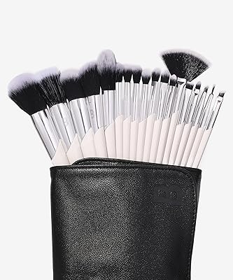 6 -brush gift box and makeup bag for Beauty Bay's eyes and face - Beauty products - Vegan gifts for women - includes brushes for foundation, eyeshadow, highlight, powder and more.. DIAYTAR NIGERIA puts thousands of products at your fingertips with affordable prices and delivery within a week.