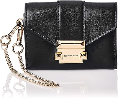 Women's shoulder bag from Michael Kors.. Experience retail therapy without the financial stress at DIAYTAR NIGERIA's budget-friendly marketplace.